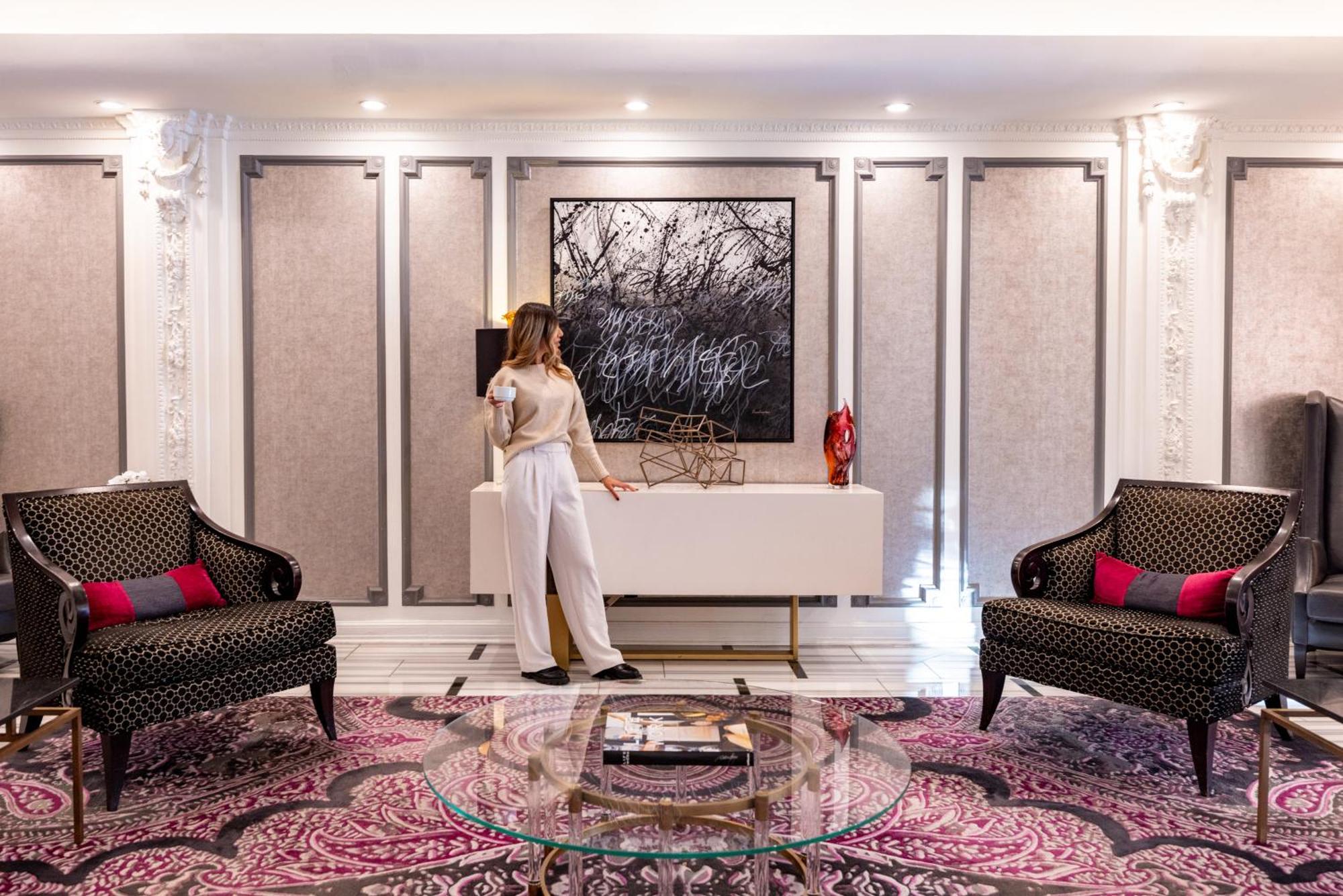 Hotel The Churchill Near Embassy Row Washington